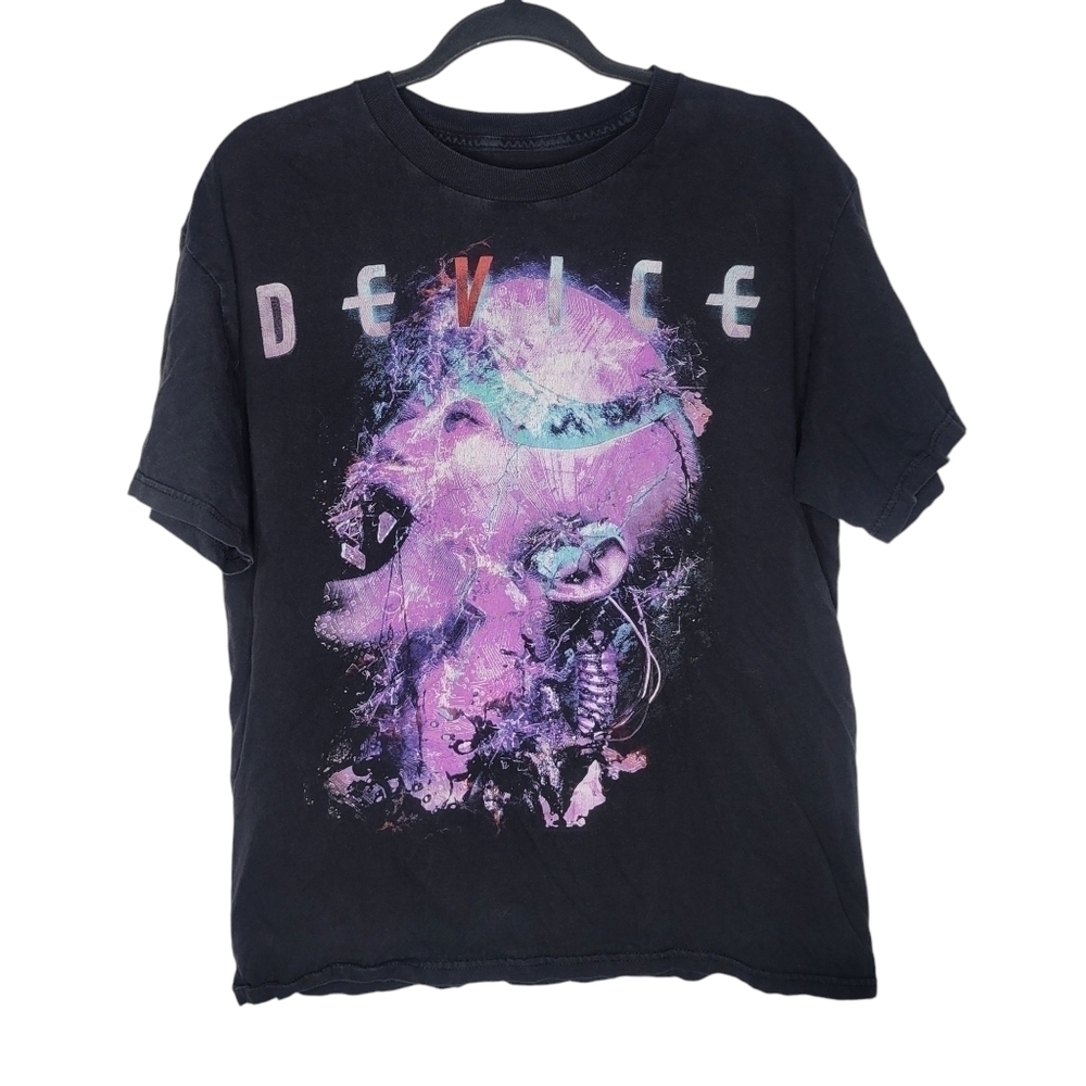 Device Industrial Metal Disturbed Graphic T-Shirt in Black Size Medium